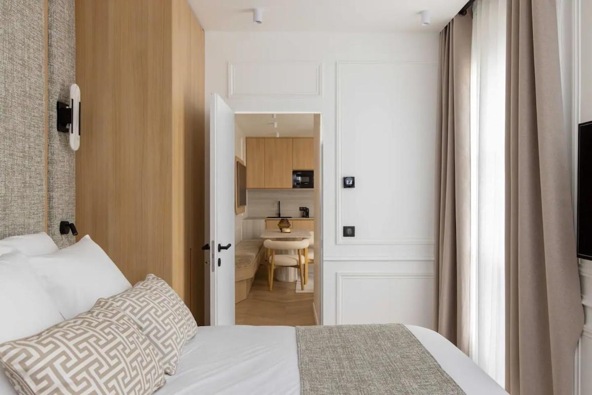 Splendid 2br 6p Near Palais Royal Apartment
